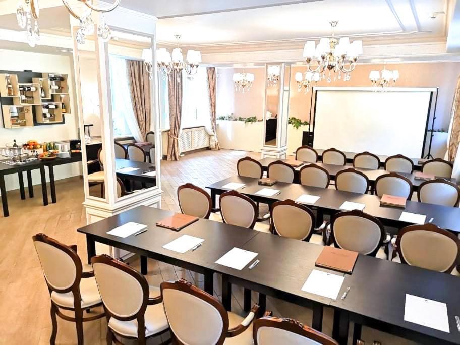 Honour And Grace Hotel Яхимів Екстер'єр фото